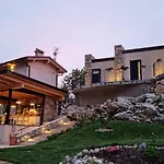 לינה וארוחת בוקר Elle Ecoholiday