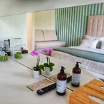 Elle Ecoholiday
