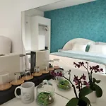 Elle Ecoholiday