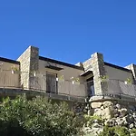 לינה וארוחת בוקר Elle Ecoholiday