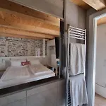 לינה וארוחת בוקר Elle Ecoholiday