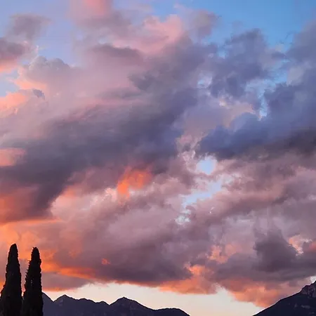 Frühstückspension Elle Ecoholiday 4*