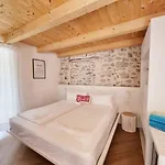 Elle Ecoholiday Bed & Breakfast 4*