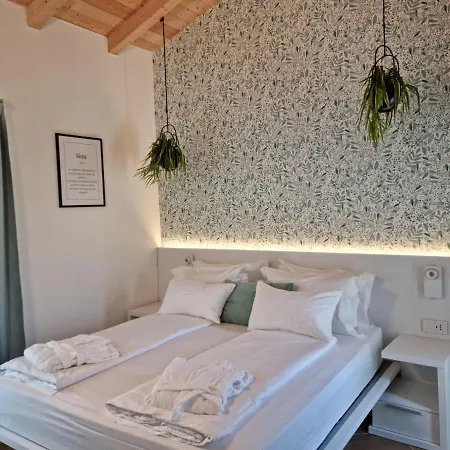 Elle Ecoholiday