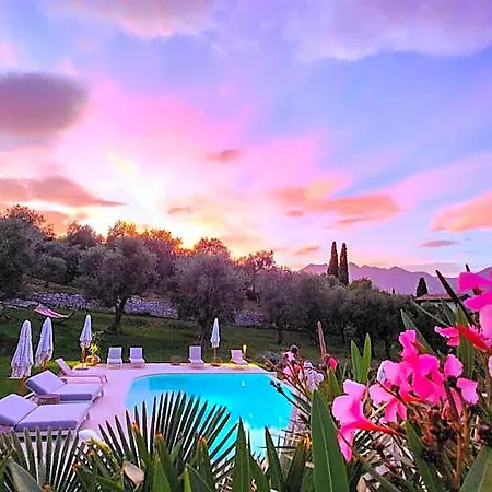 فندق مبيت وإفطار Elle Ecoholiday مالتشيزينيه