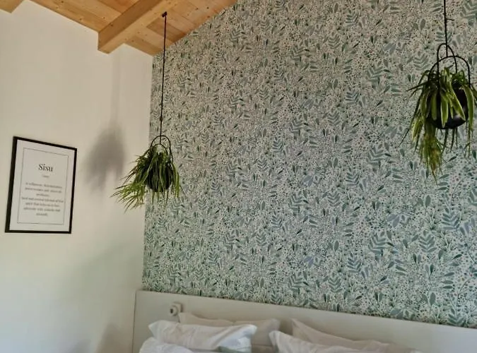 Elle Ecoholiday Bed & Breakfast 4*