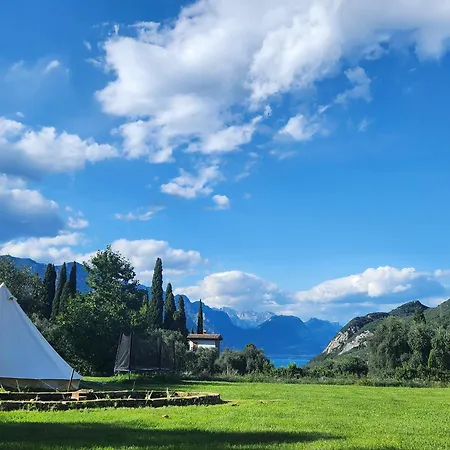 Elle Ecoholiday Bed and breakfast 4*