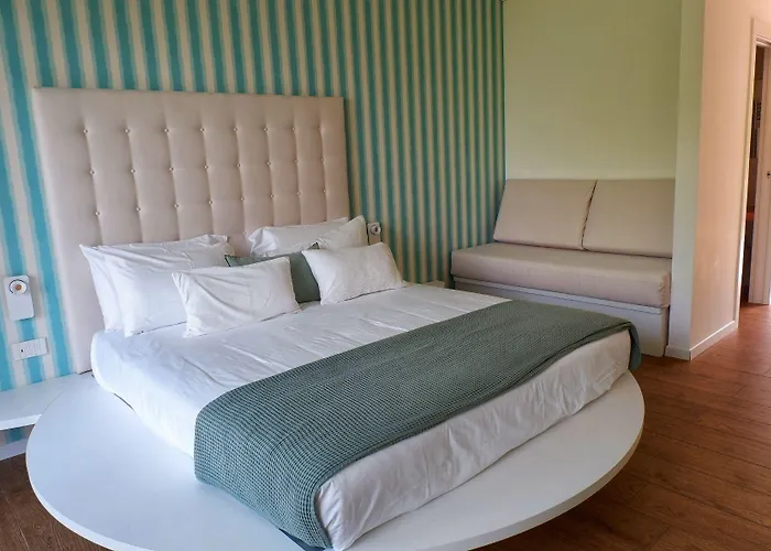 Elle Ecoholiday Bed and breakfast 4*